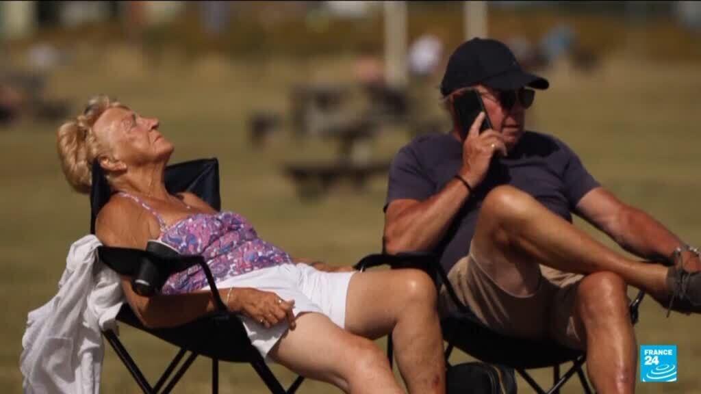 Video thumbnail for Europe swelters in summer's first heatwave as continent warms