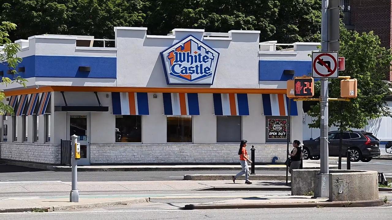 Video thumbnail for NY: White Castle Closing After 85 Years At Queens Location 2.