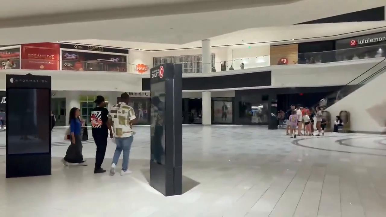 Video thumbnail for US: American Dream Mall Evacuates After Power Failure 2.
