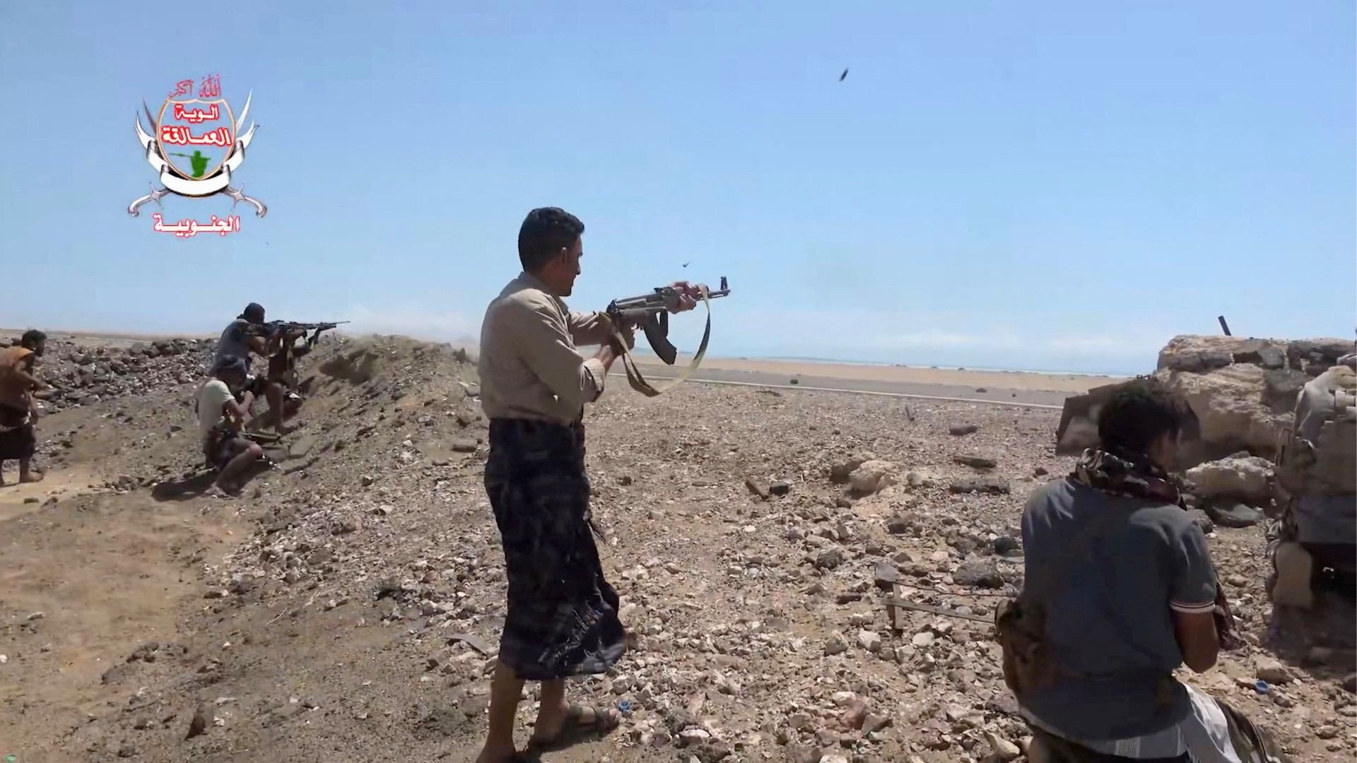 Video thumbnail for Yemen's Taiz under siege as fighting between forces and Houthis intensifies