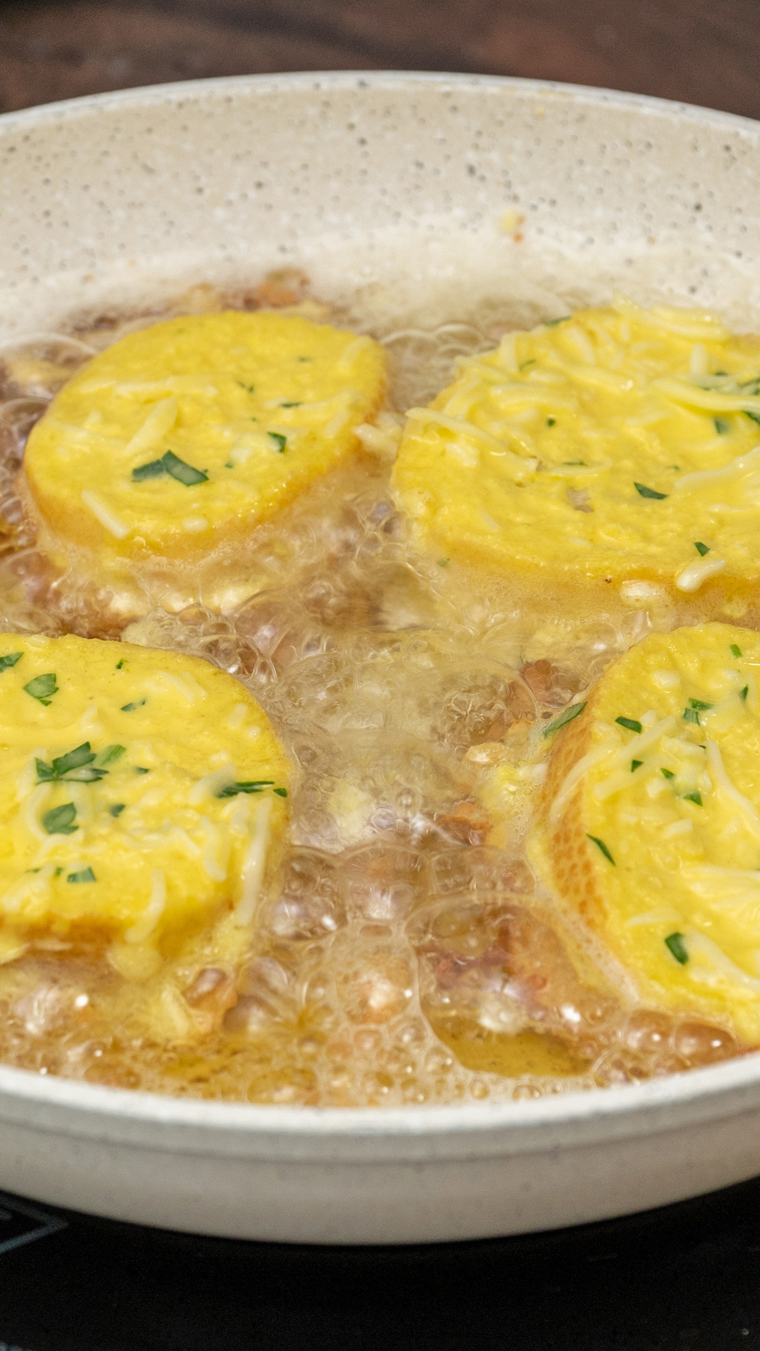 Video thumbnail for Crispy Fried Bread Slices with Mozzarella
