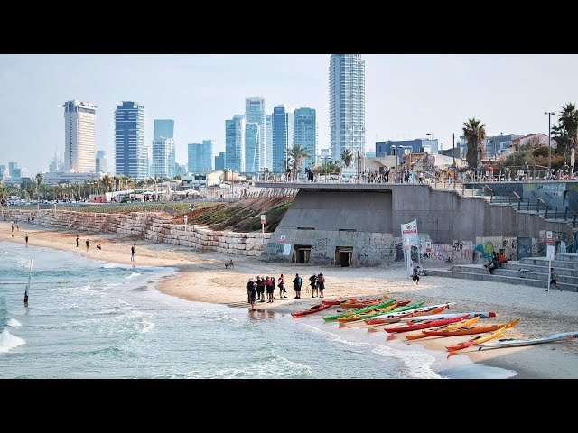 Video thumbnail for “Modern Beach Life 🌊 | Colorful Kayaks & City View | USA Beach Vibes 2025”#usavideos