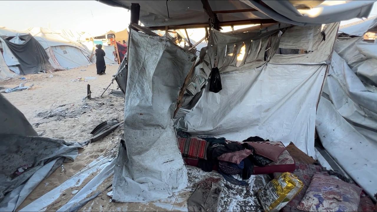 Video thumbnail for 5 Palestinians injured in Israeli strike on al-Mawasi area in southern Gaza.