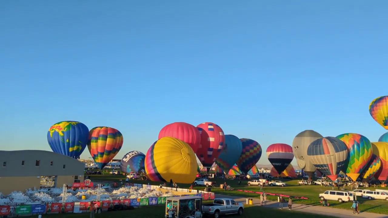 Video thumbnail for US: Hot Air Balloons Fill Sky at 2026 Albuquerque Festival.