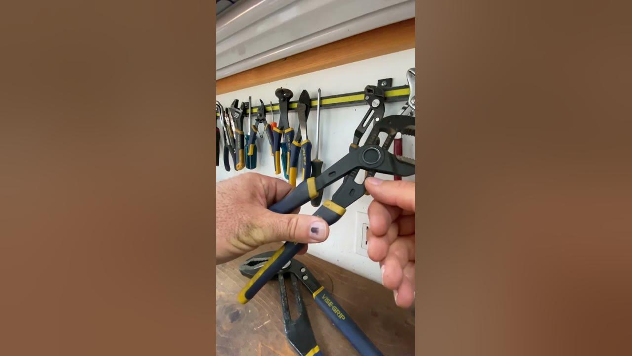Video thumbnail for Irwin Groovelock Adjustable Pliers #shorts