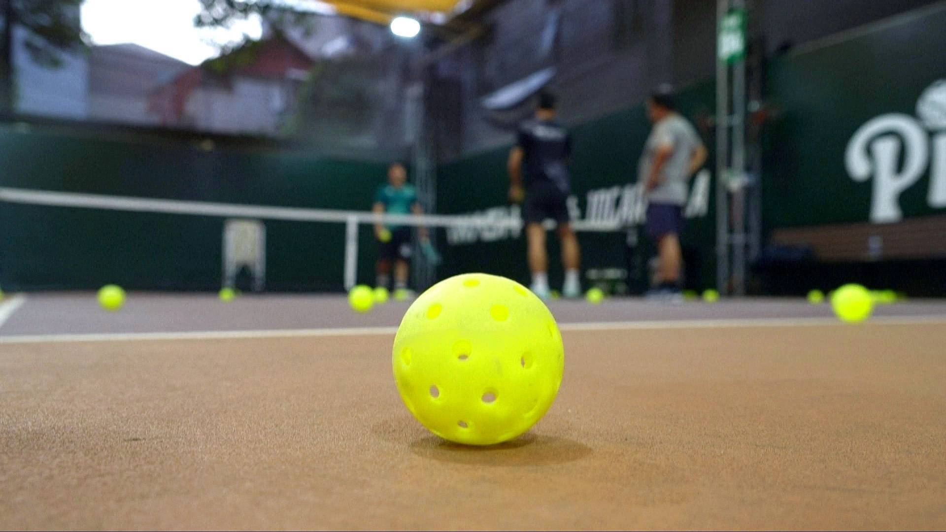 Video thumbnail for Pickleball craze in Vietnam sparks joy for players but noise frustrates locals