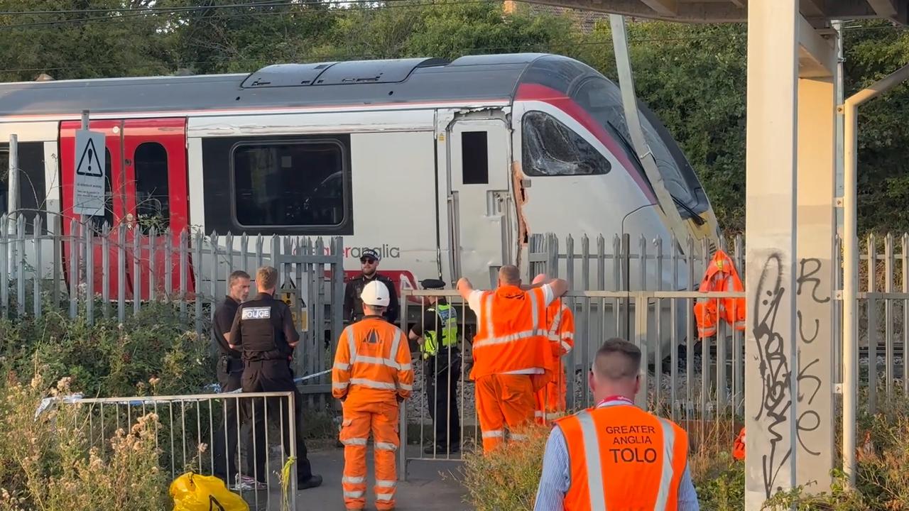 Video thumbnail for US: Another train derails in UK day after East Sussex incident injured 20.