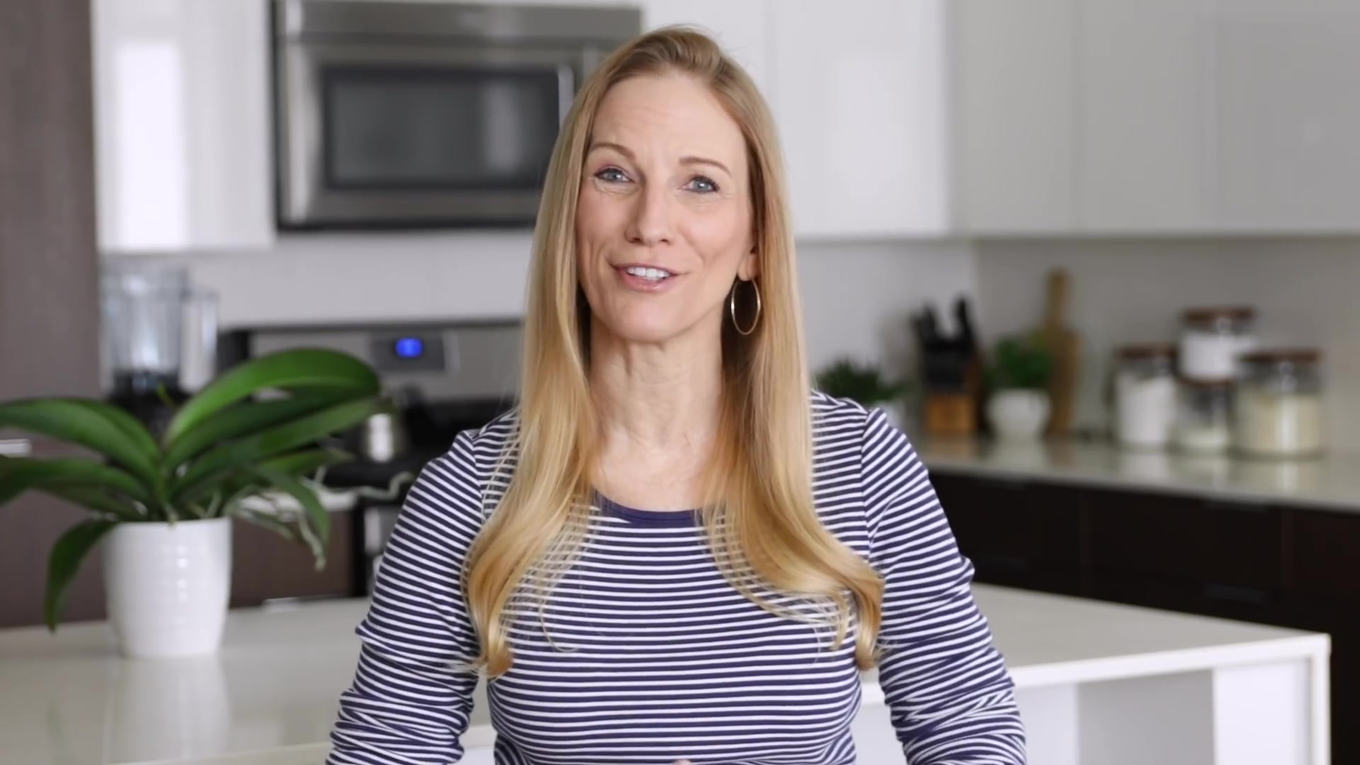 Video thumbnail for 1.CABBAGE SOUP ¦ super easy, vegetarian soup for a healthy diet (1080p 24fps)