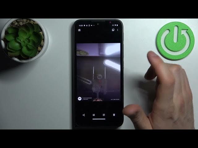 Video thumbnail for Motorola Defy - How To Enable Front Camera Mirroring