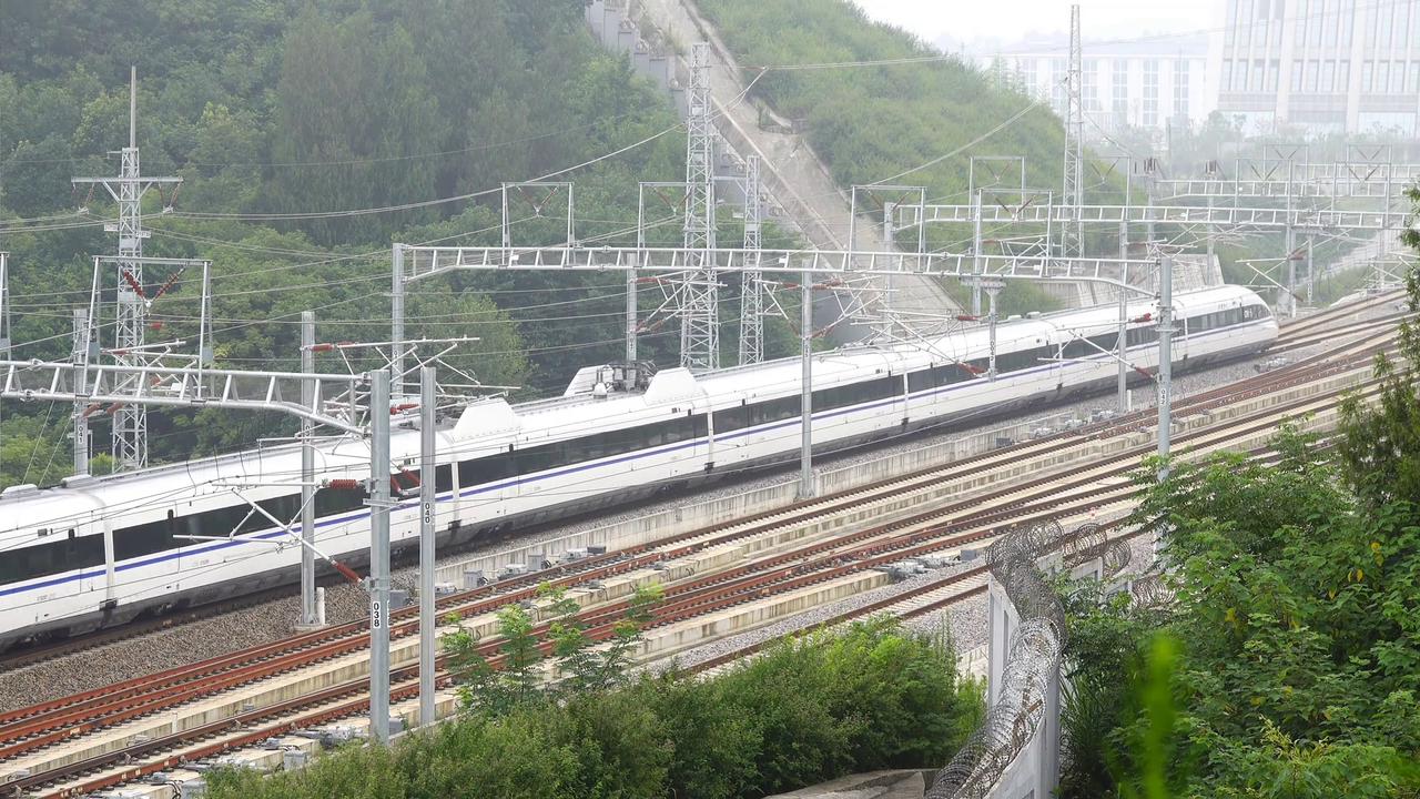 Video thumbnail for China: Summer Vacation Transport.
