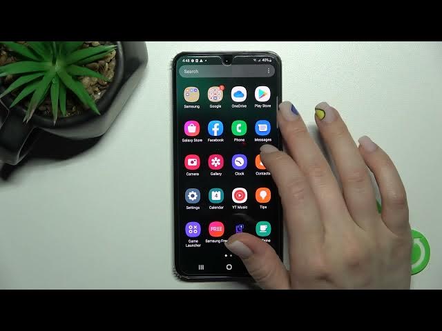 Video thumbnail for How to Install iPhone Keyboard in Samsung Galaxy S22? Green Apple Keyboard Appication