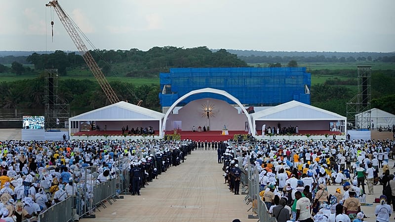 Video thumbnail for Pope prays for healing at Angola shrine marked by slave trade history