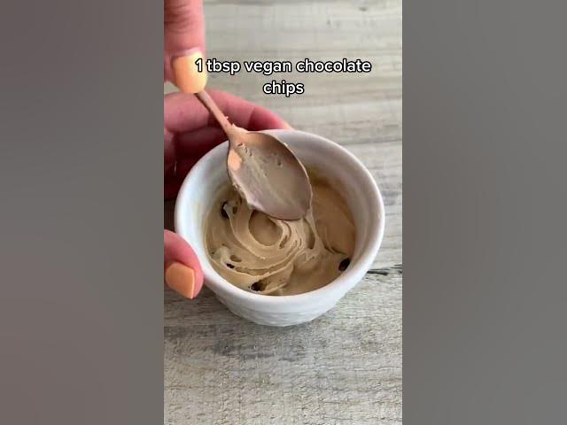 Video thumbnail for Vegan microwave mug cake 🤩 #shorts