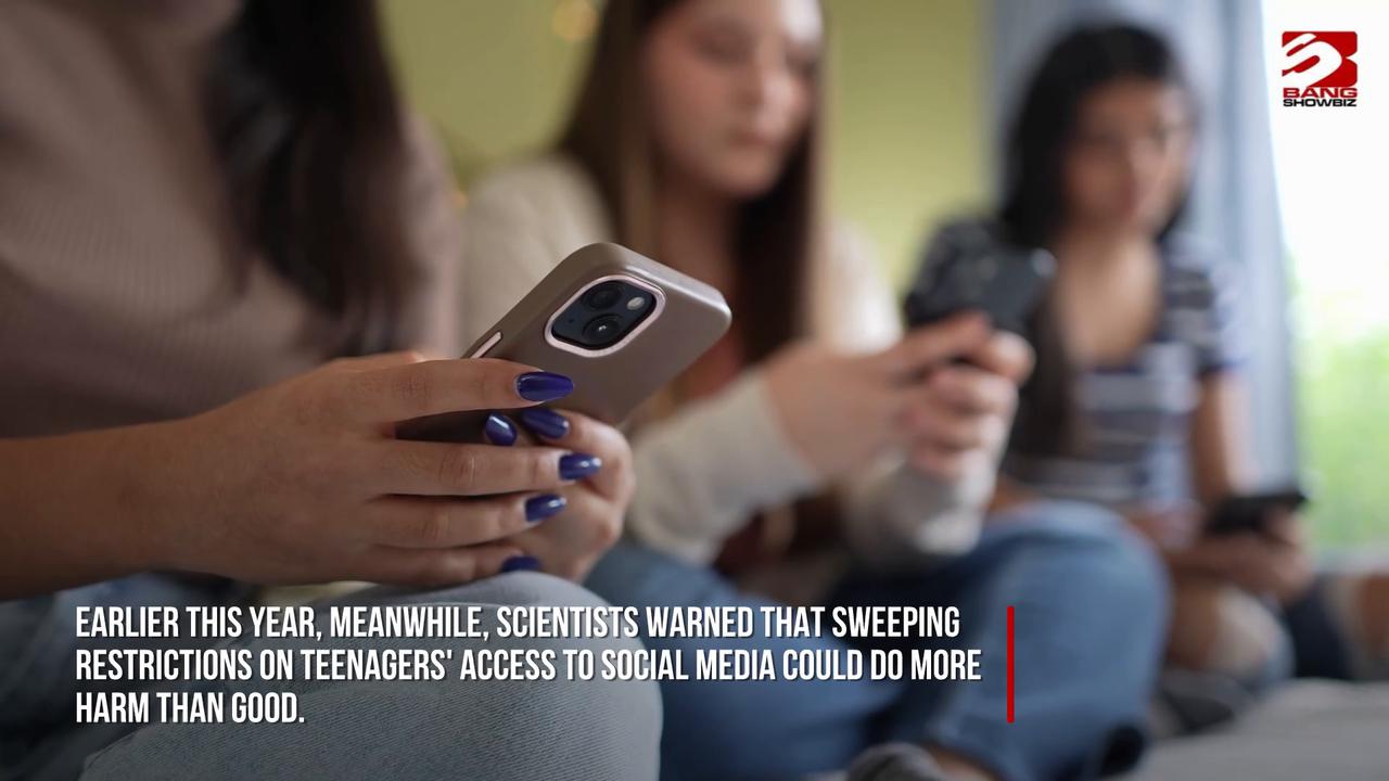 Video thumbnail for Majority of Australian teens still on social media: 'We never expected that this would have 100 percent compliance'