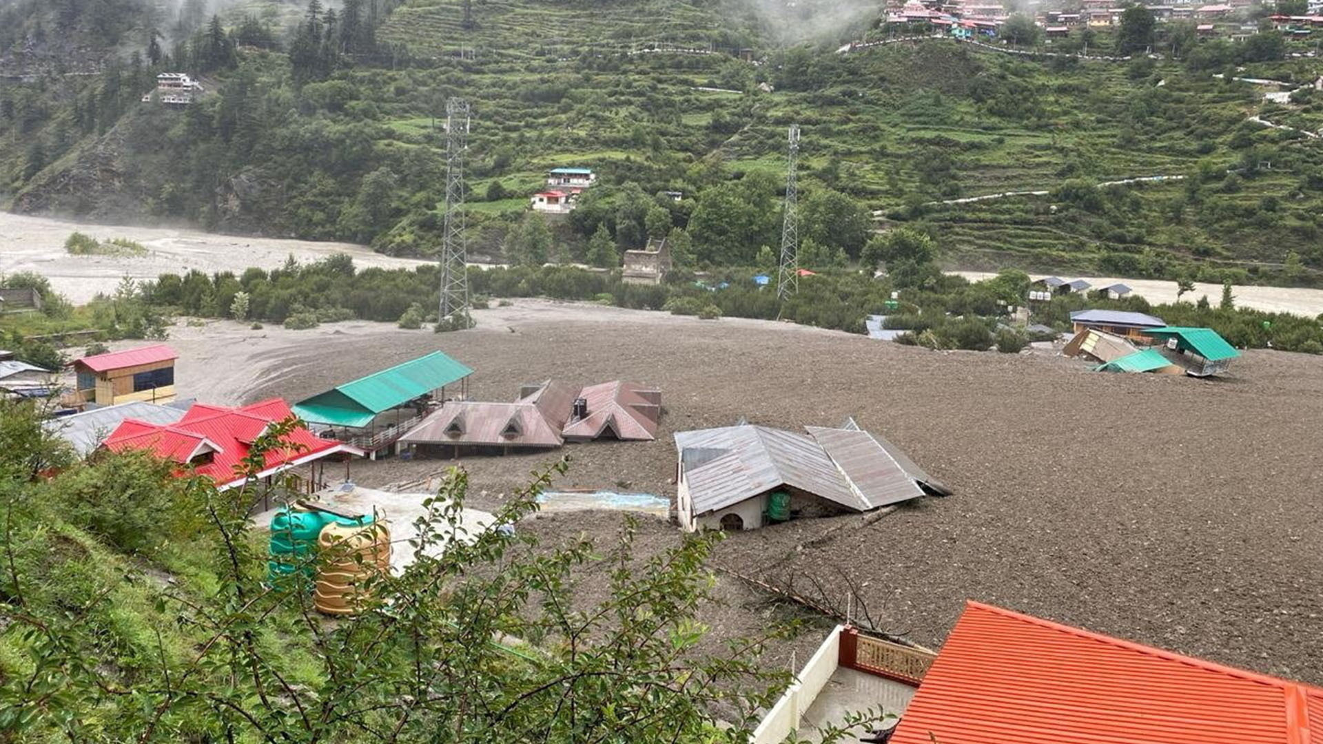 'Video thumbnail for Dozens trapped after cloudburst causes flash floods in India'