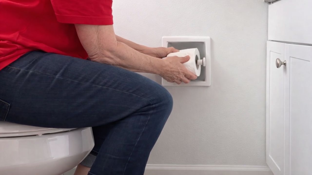Video thumbnail for She removes her toilet paper for a BRILLIANT new bathroom idea!