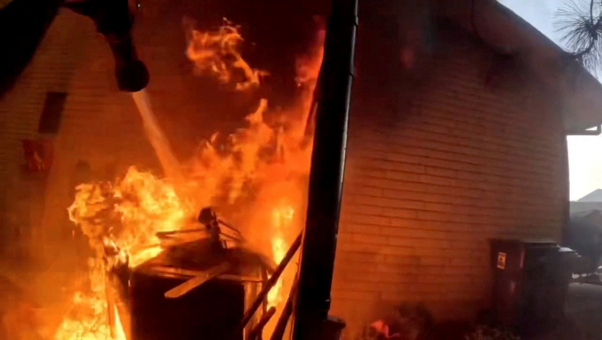 Video thumbnail for Bodycam video shows firefighters battling blaze in Spokane, US