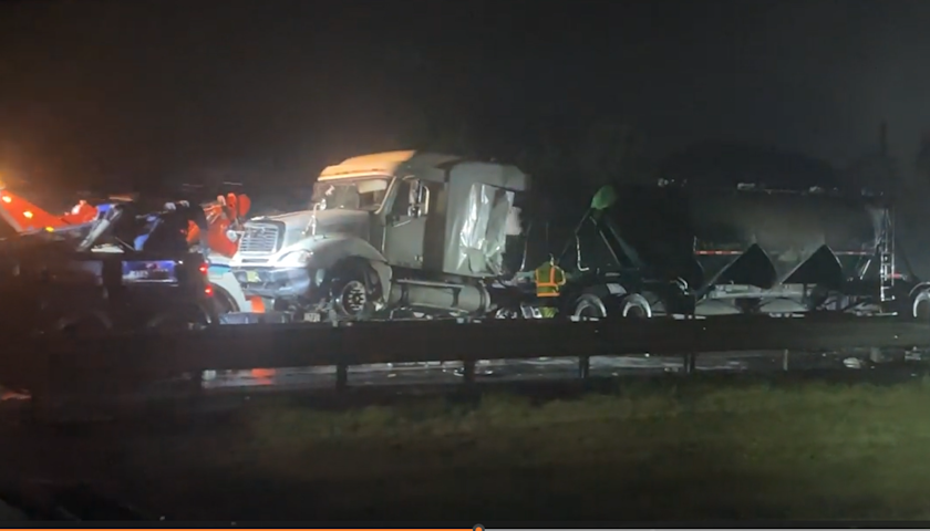 Video thumbnail for Tractor-trailer driver crashes into guardrail after losing control on I-295 North in Lawrence Township
