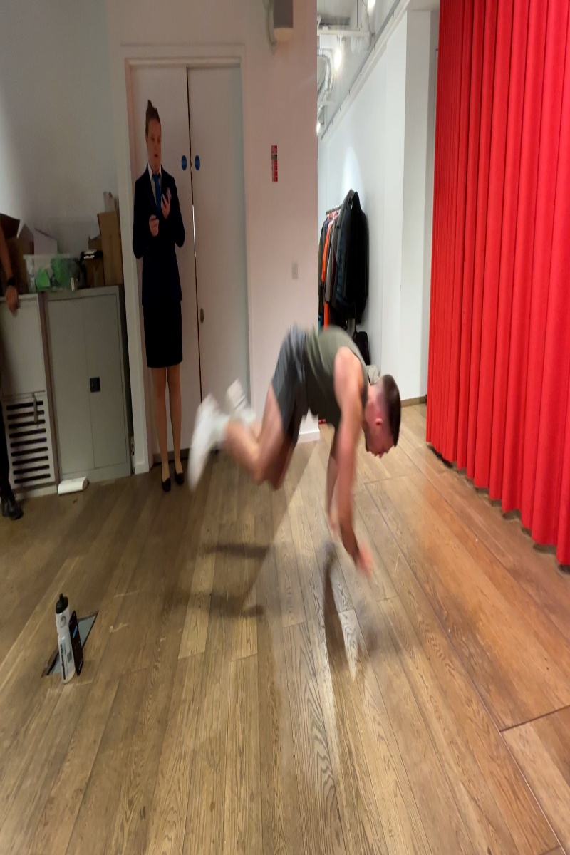 Video thumbnail for Most 180 push ups in one minute (male) - 29 by Alex Goulding