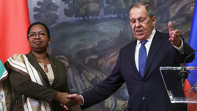 Video thumbnail for Russia, Madagascar foreign ministers hold talks in Moscow