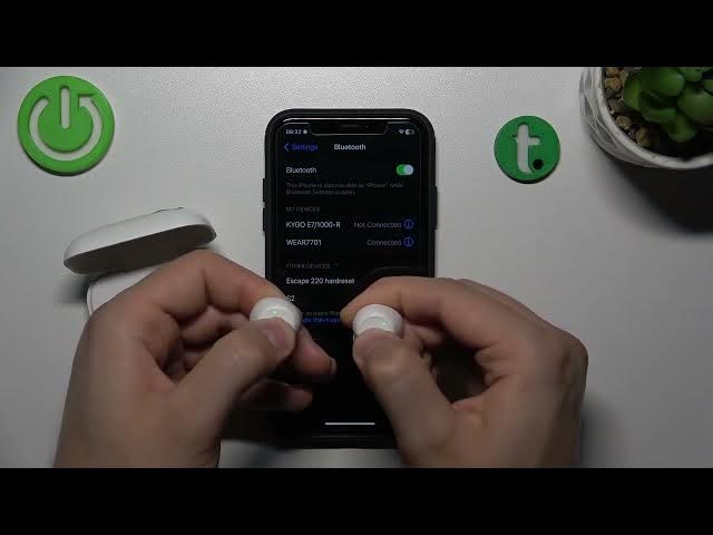 Video thumbnail for How to Enter Pairing Mode Manually on Thomson WEAR7701?