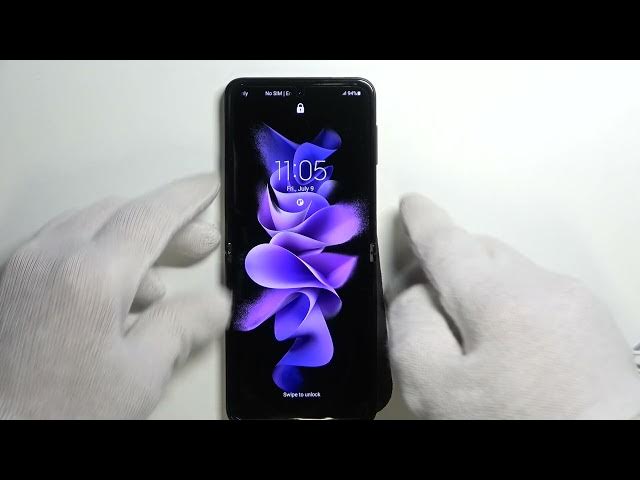 Video thumbnail for How to Connect Headphones to SAMSUNG Galaxy Z Flip3 - Plug in Headphones