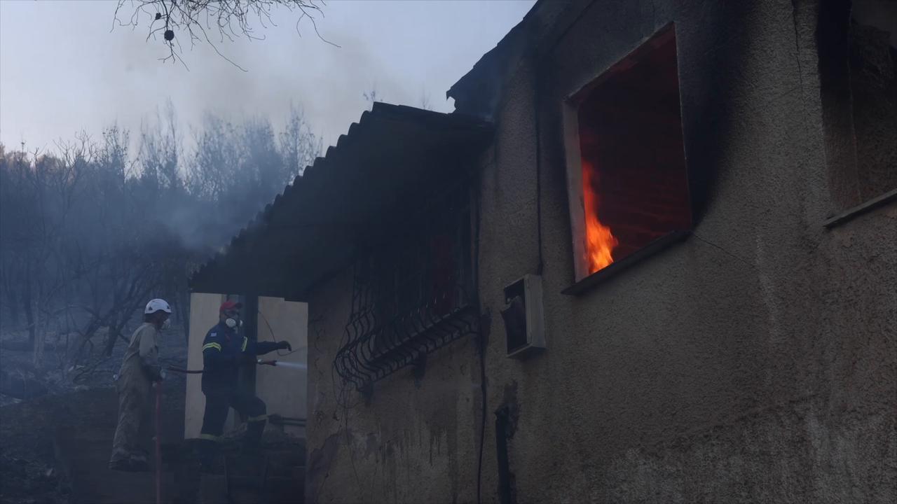Video thumbnail for Greece: Wildfire kills 2 on Greek island of Salamina near Athens.