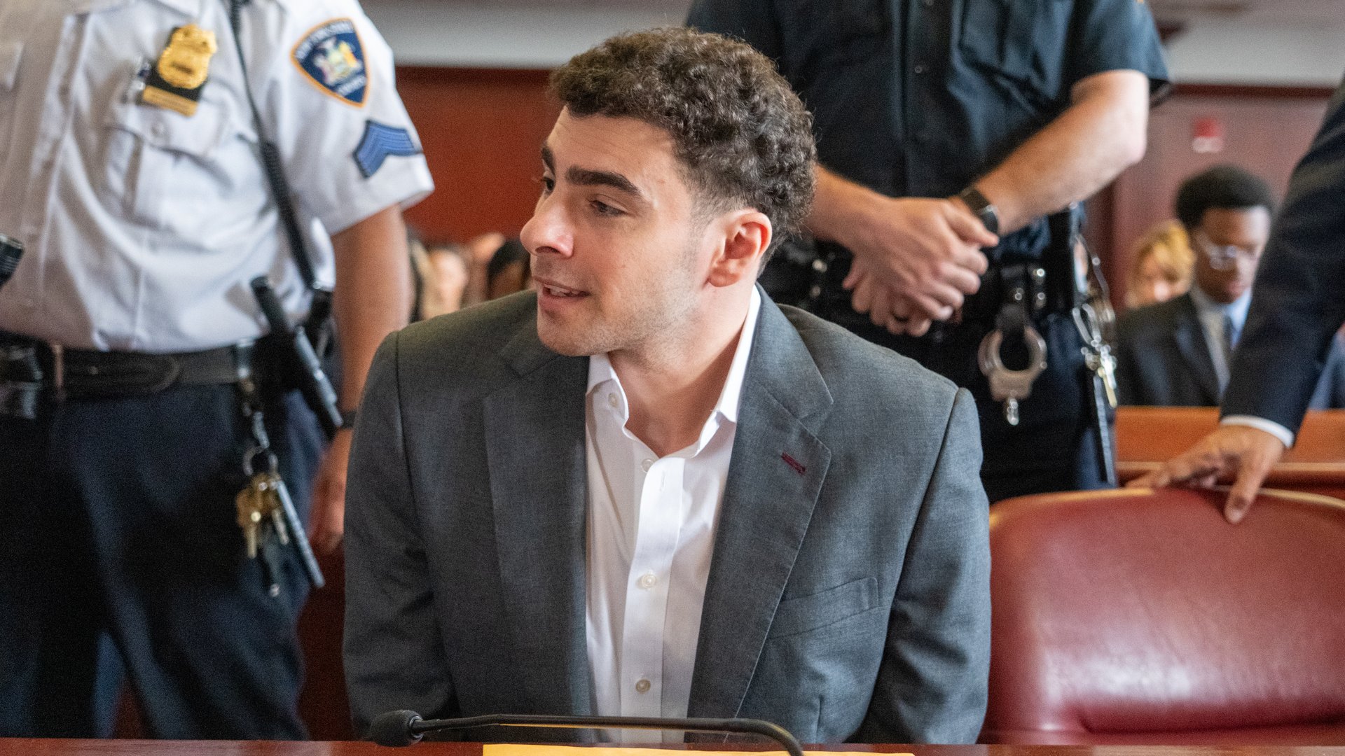 Video thumbnail for Mangione’s guilty plea puts New York murder case in jeopardy