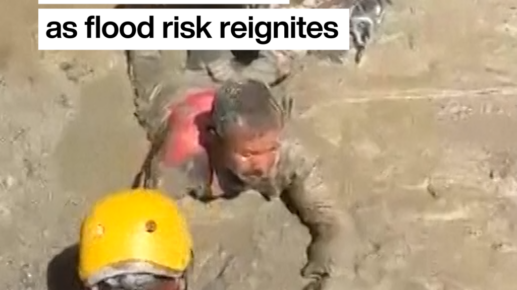 Video thumbnail for Nepal: Army rescues hundreds trapped in tunnel as flood risk reignites