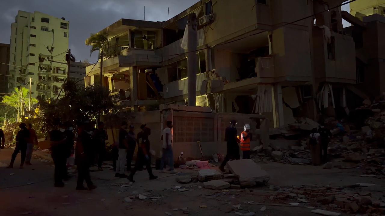 Video thumbnail for Venezuela: Venezuela quake death toll rises to 1,430 (2).