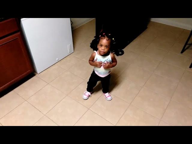 Video thumbnail for Rontryelle want you to chase her down for a picture.