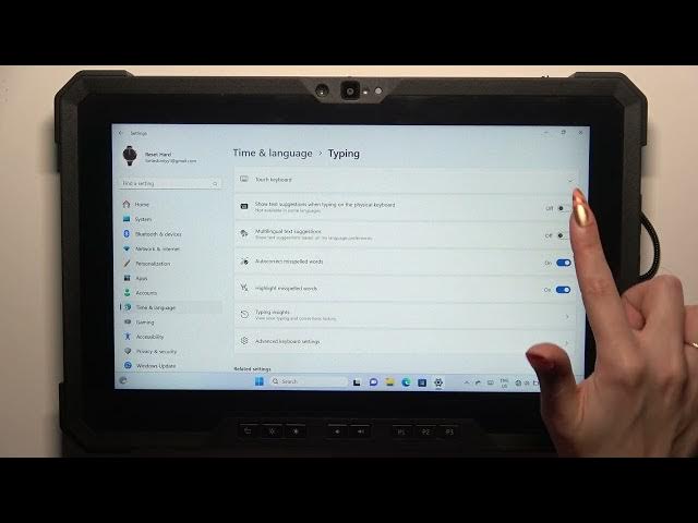 Video thumbnail for DELL RUGGED 7220 Tablet: Accessing and Managing Text Correction Options