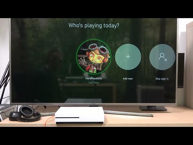 Video thumbnail for How To Power On Xbox One S - How to Start Using Microsoft Xbox Gaming Console