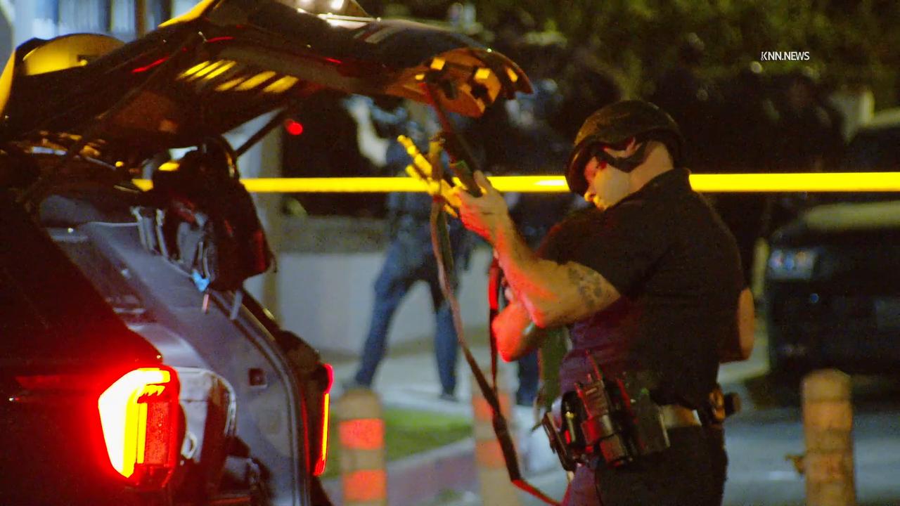 Video thumbnail for US, Los Angeles: Harvard Heights LAPD SWAT Rescues Hostage.