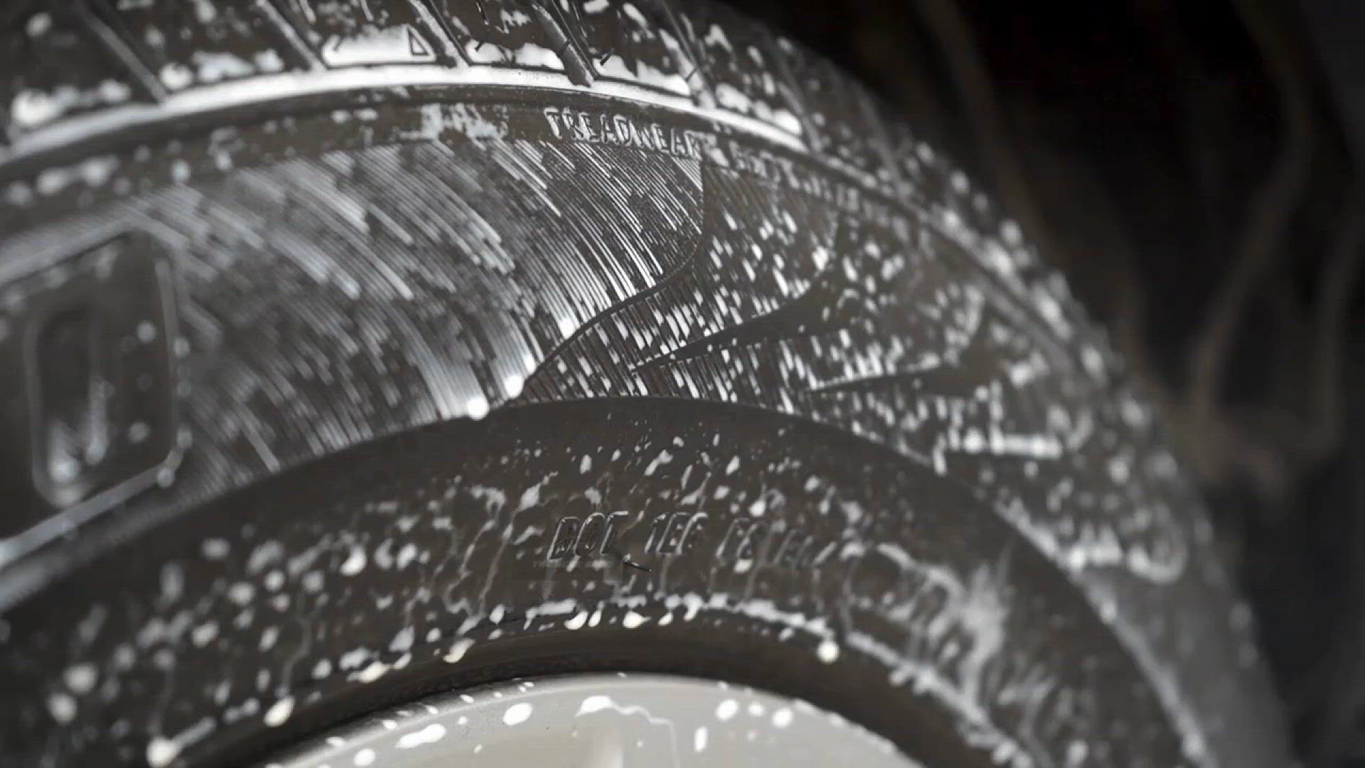 'Video thumbnail for 5 Best Wheel and Tire Cleaner'