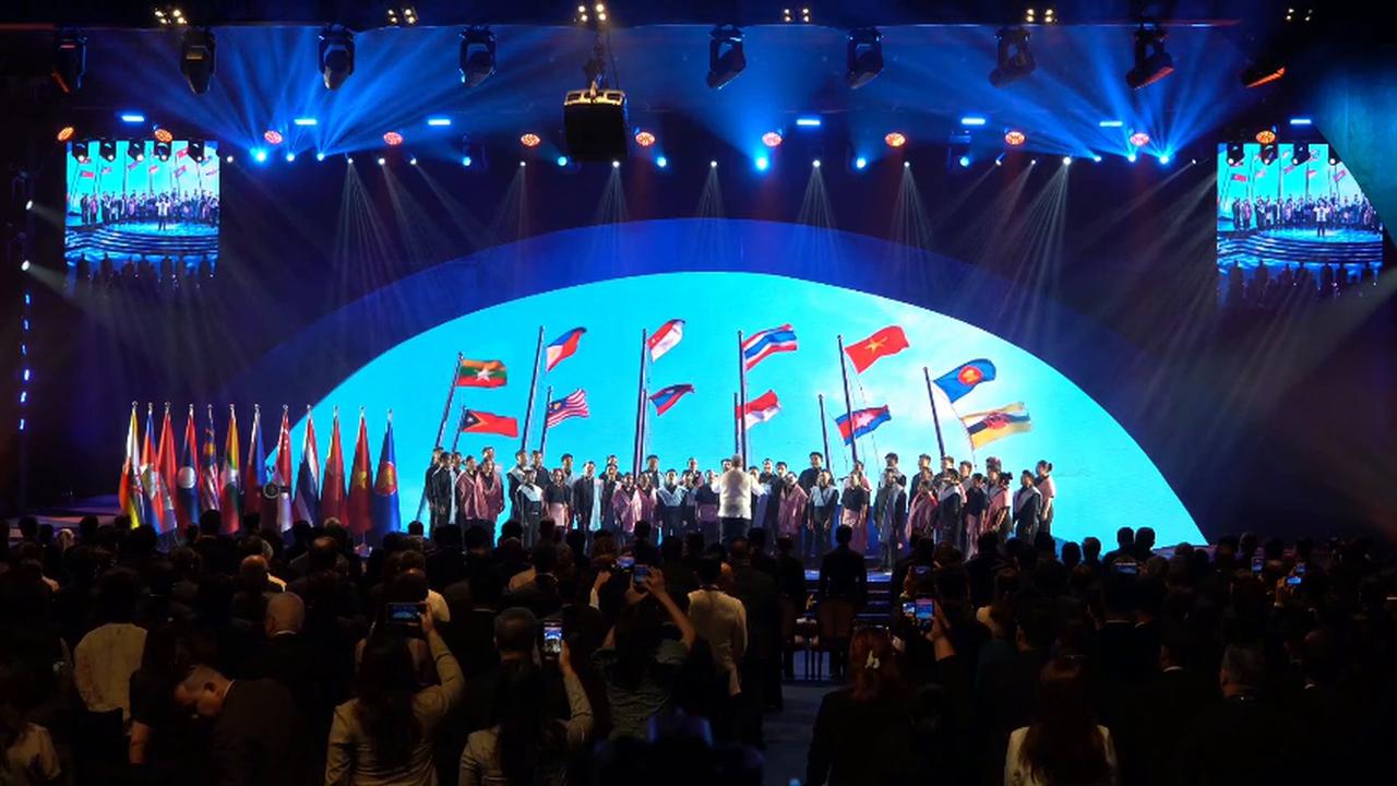 Video thumbnail for Philippines: ASEAN Leaders Strengthen Energy Security in Manila.