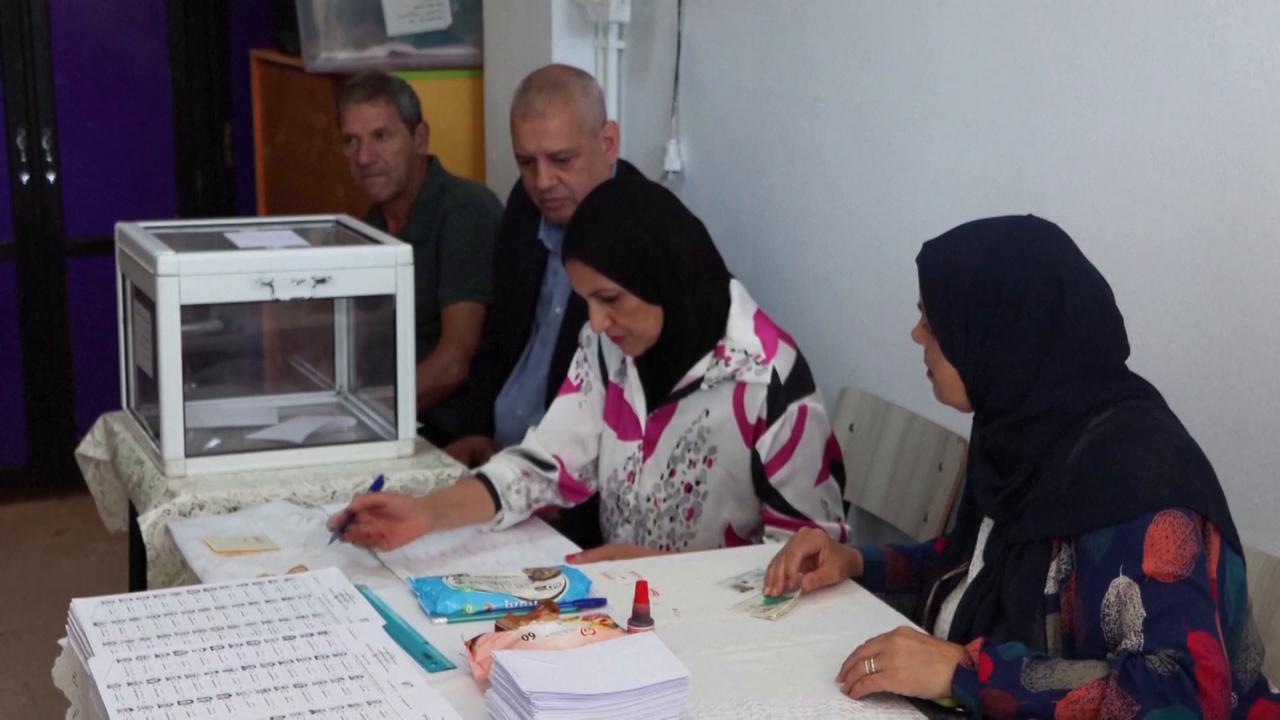 Video thumbnail for Algeria: Algerians head to polls to elect new parliament.