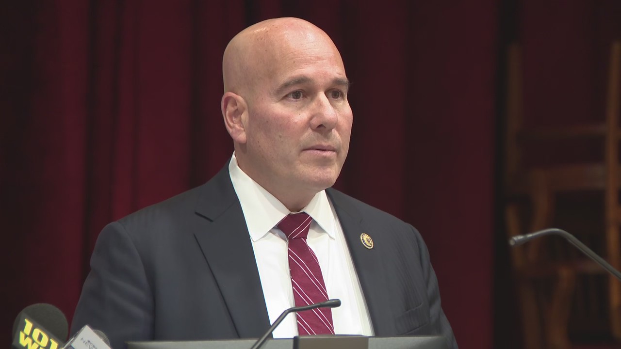 Video thumbnail for Nassau County Police detail Bethpage stabbing