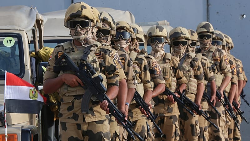Video thumbnail for Egypt conducts live-fire military exercises near Israeli border