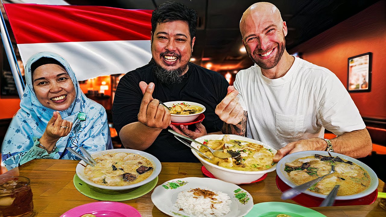 Video thumbnail for Indonesian Betawi Food in Jakarta!