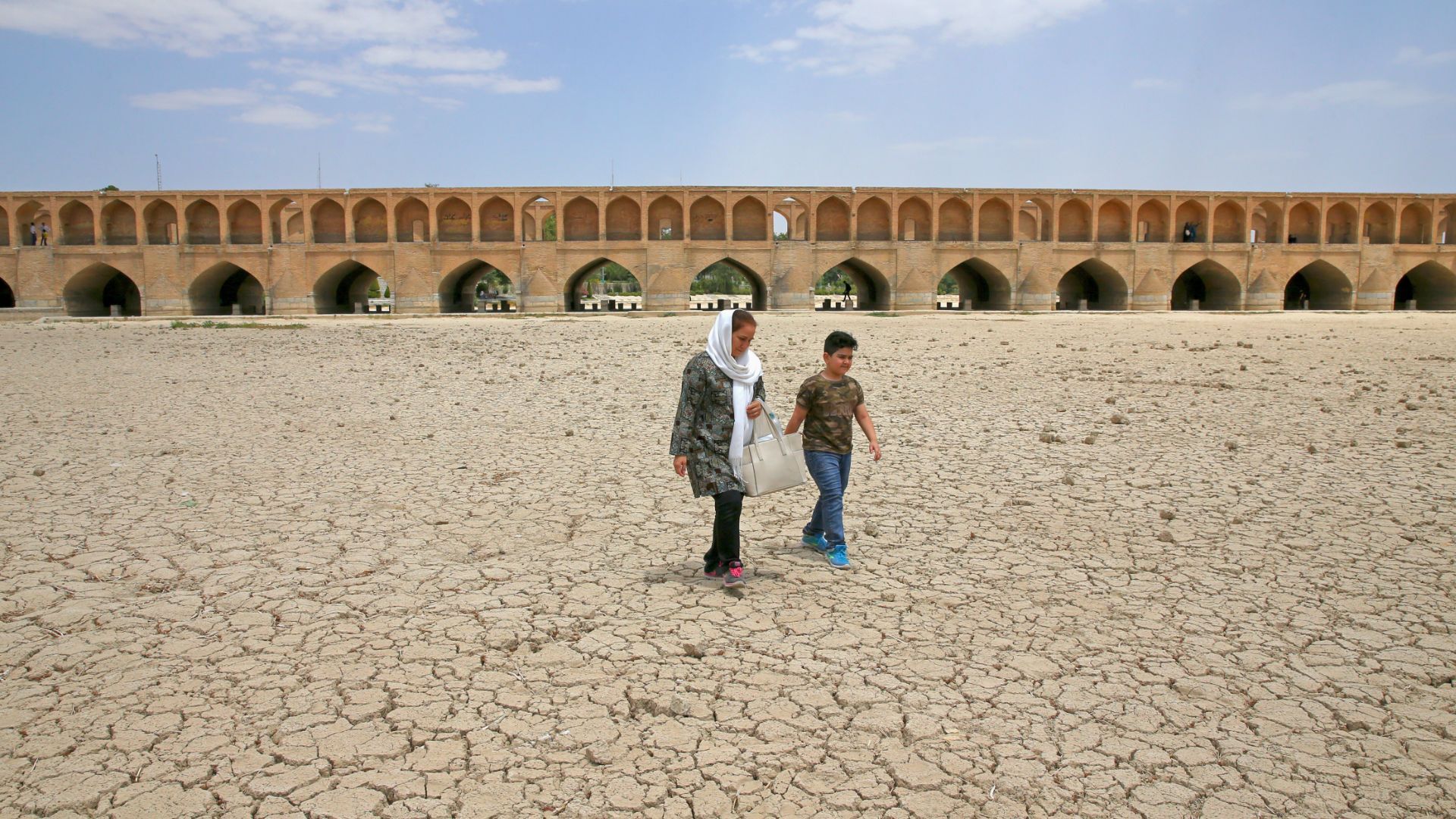 Video thumbnail for Arab region warming at record pace, WMO warns of deadly extremes