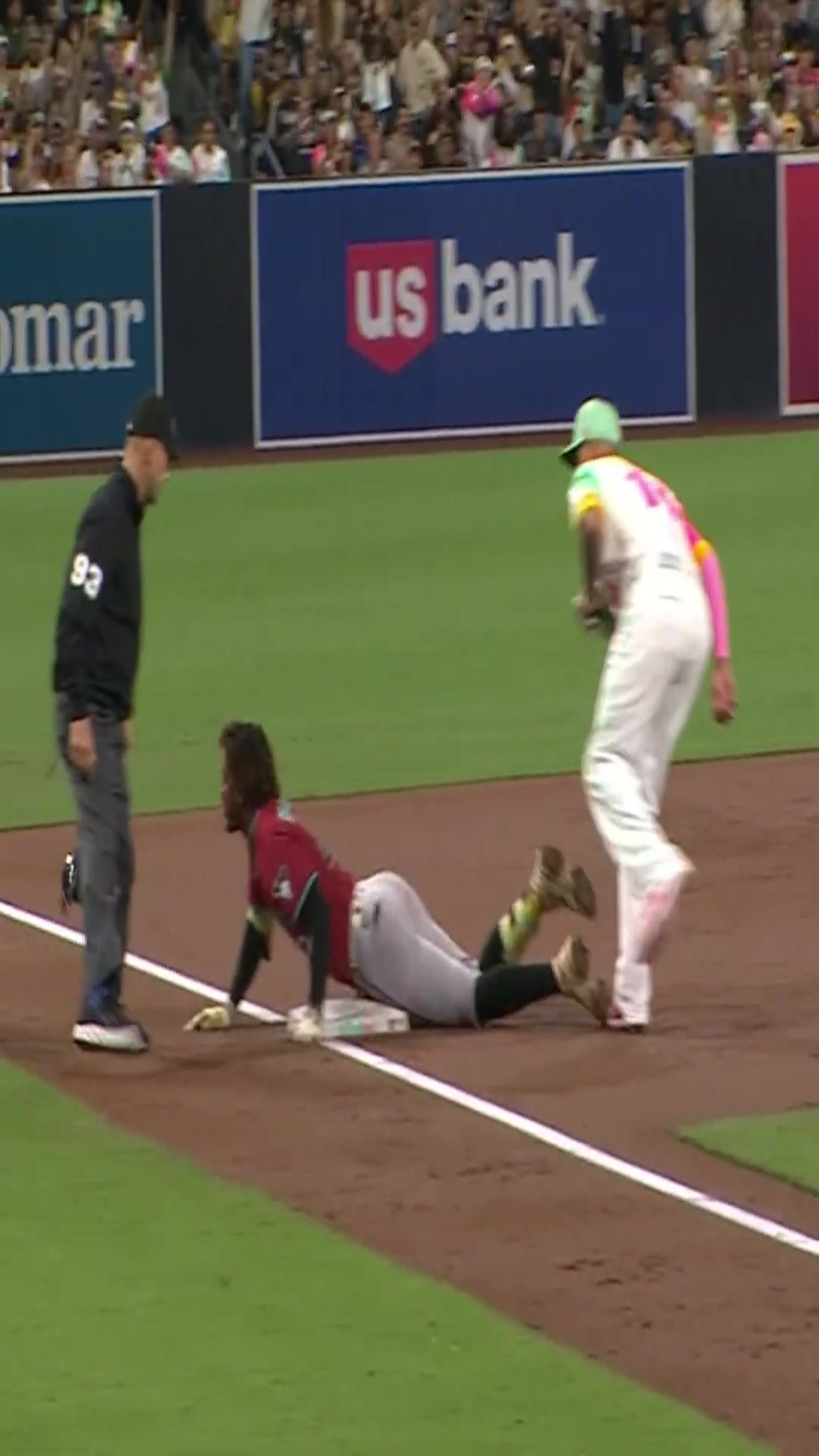 'Video thumbnail for Jackson Merrill NAILS Geraldo Perdomo at Third with Cannon from CF!'