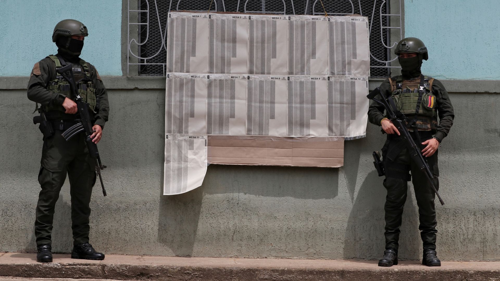 Video thumbnail for Colombia election candidates face threats from armed groups despite peace deal