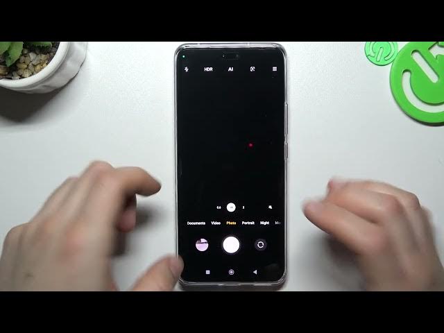 Video thumbnail for How to Take Burst Shots on XIAOMI 13 Lite