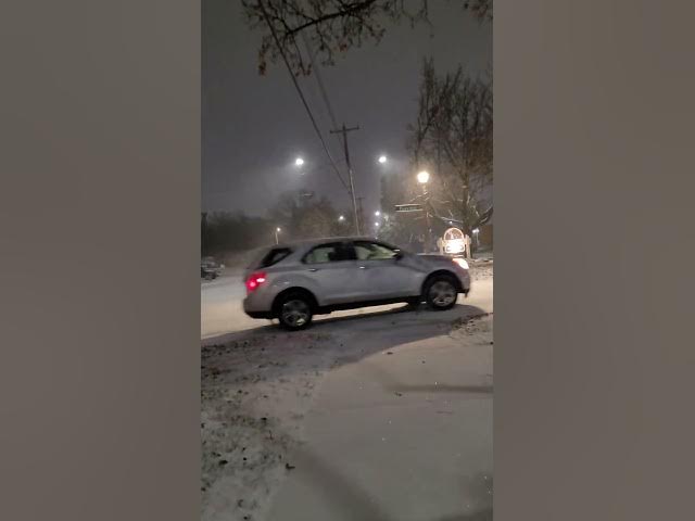 Video thumbnail for beautiful snowing here Be careful when driving, the car will slip.