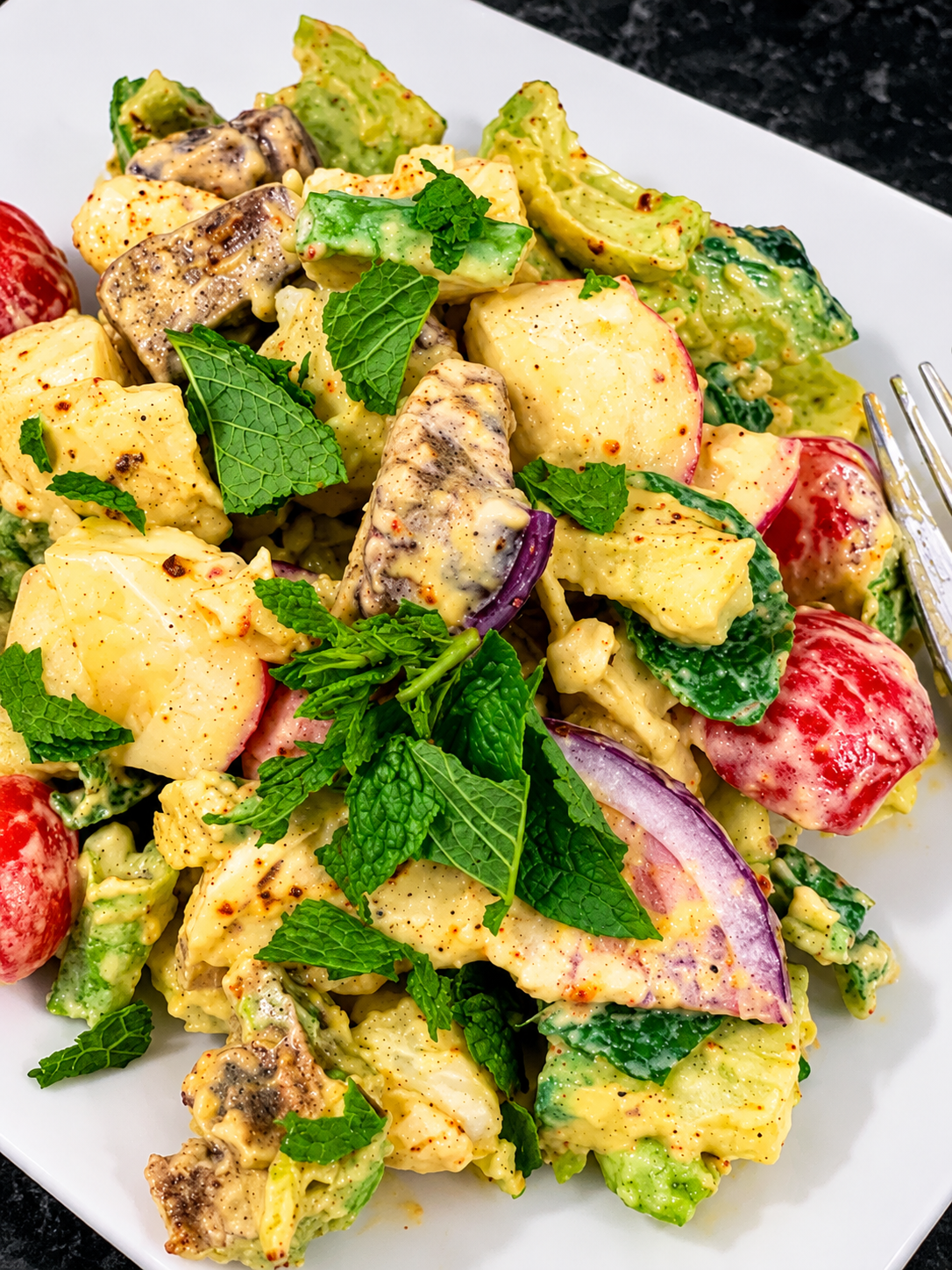 Video thumbnail for 🥩🥔 CREAMY BEEF & POTATO SALAD! 🥑🥗😍