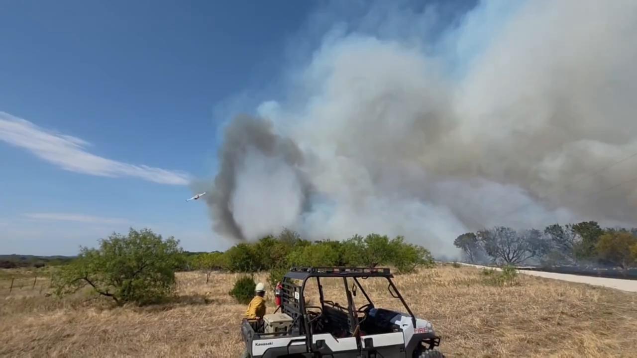 Video thumbnail for US: Massive Smoke Plumes Rise as Ross Wildfire Rages Across Texas, Aircraft Drop Retardant.