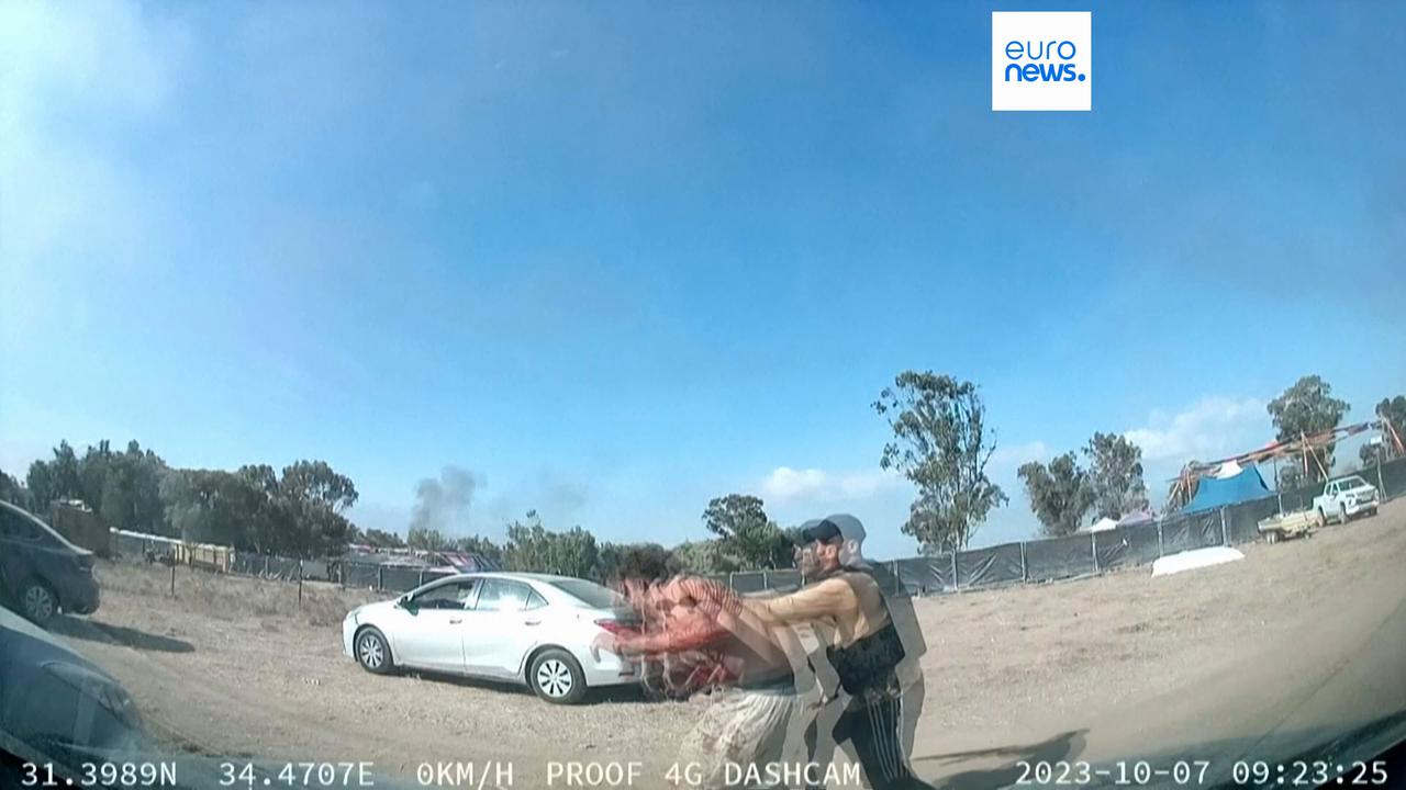 Video thumbnail for Israel pauses in moment of silence to remember those killed on 7 October