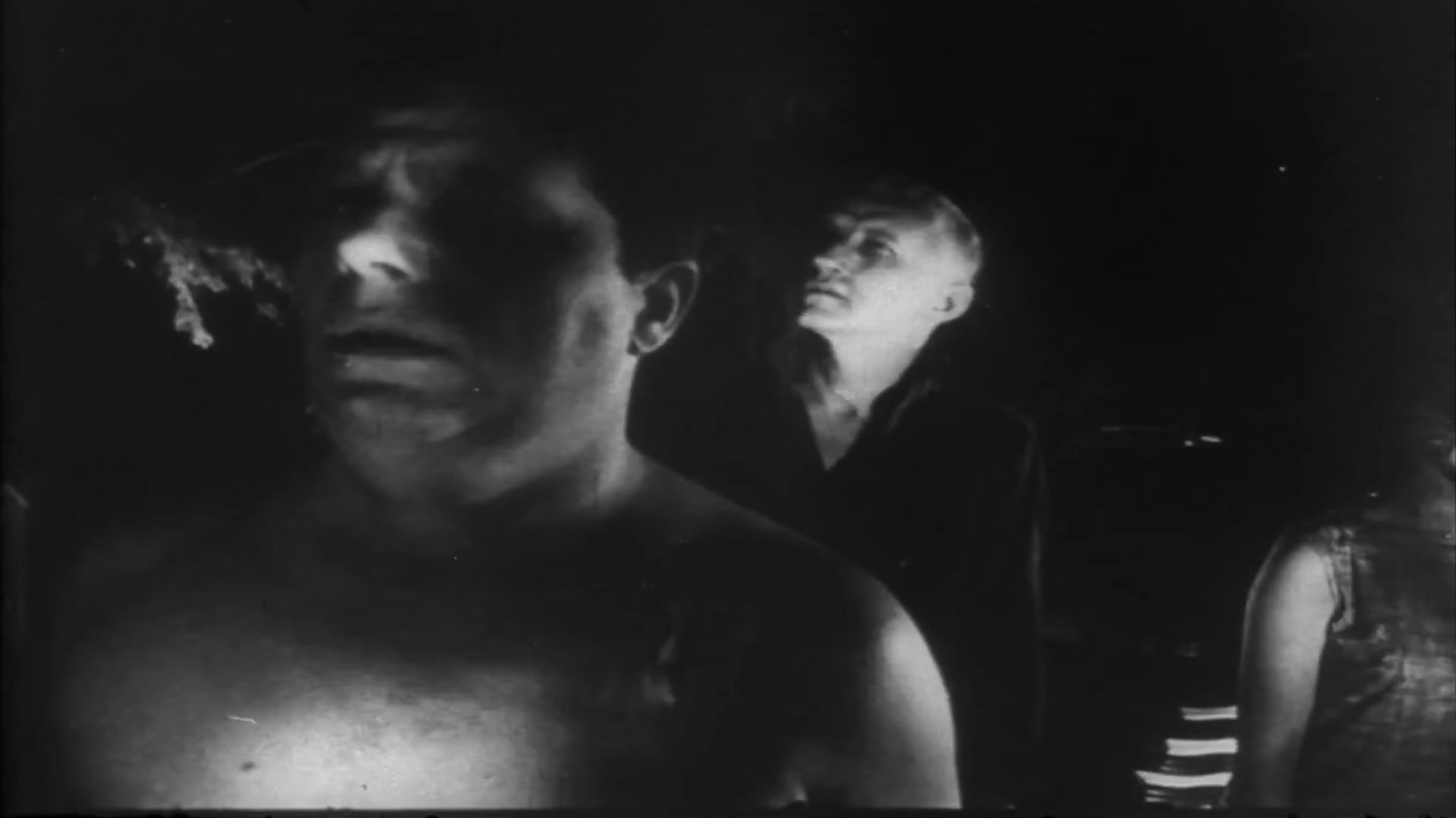 Video thumbnail for Night_Of_The_Living_Dead_(1968)_-_trailer.mp4