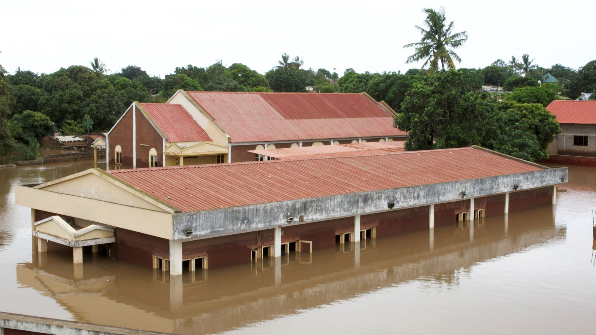 Video thumbnail for Mozambique floods submerge communities, cutting off aid to nearly 700,000